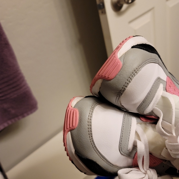 *SOLD*NIKE AIR MAX 90 SHOES - ROSE PINK - WOMEN'S SIZE 8 - Picture 3 of 5